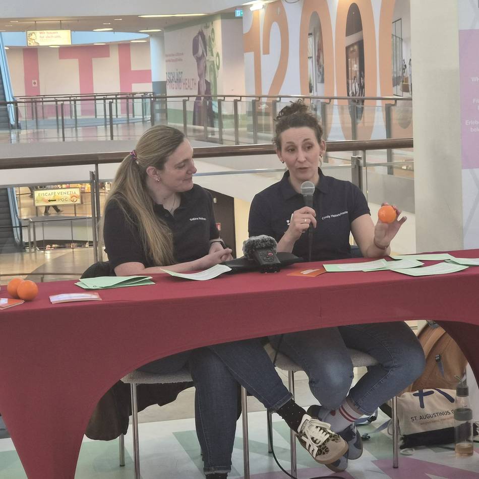 Live-Podcast zum Thema Stress im Neusser Rheinpark-Center: Warum es okay ist, auch mal nicht okay zu sein