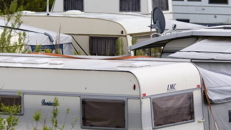 Freiwillige Fahrsicherheitsprüfung in Mettmann: Polizei wiegt 86 Wohnwagen und Wohnmobile