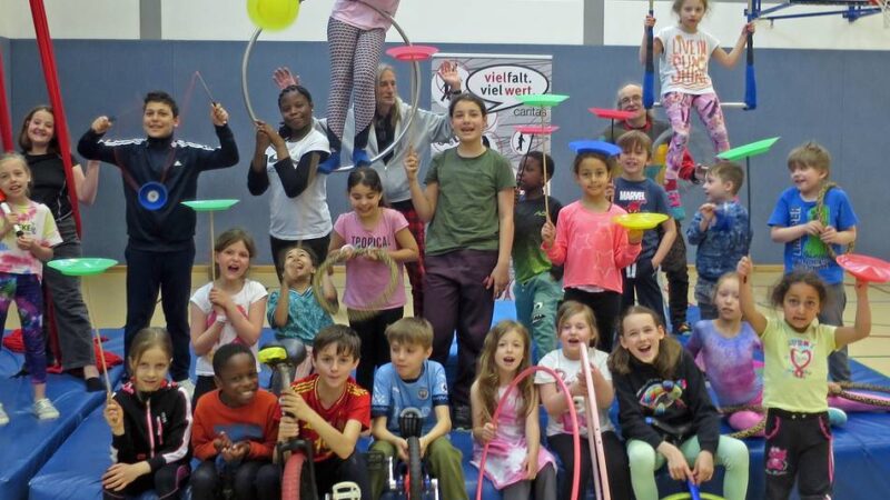 Aktion in den Ferien: Jonglieren und balancieren im Osterferienzirkus