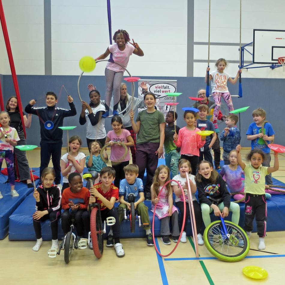 Aktion in den Ferien: Jonglieren und balancieren im Osterferienzirkus