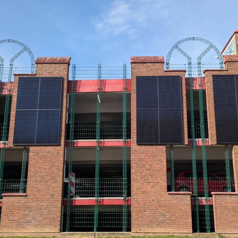Klimaschutz in Dormagen: Sonnenenergie aus dem Parkhaus