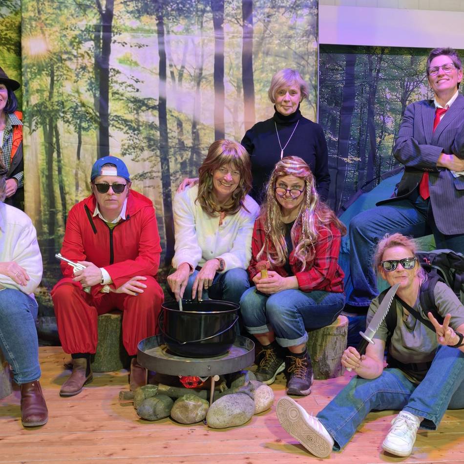 Neues Stück der Millinger Theaterfrauen: Vom Survival-Training zur Naturkatastrophe