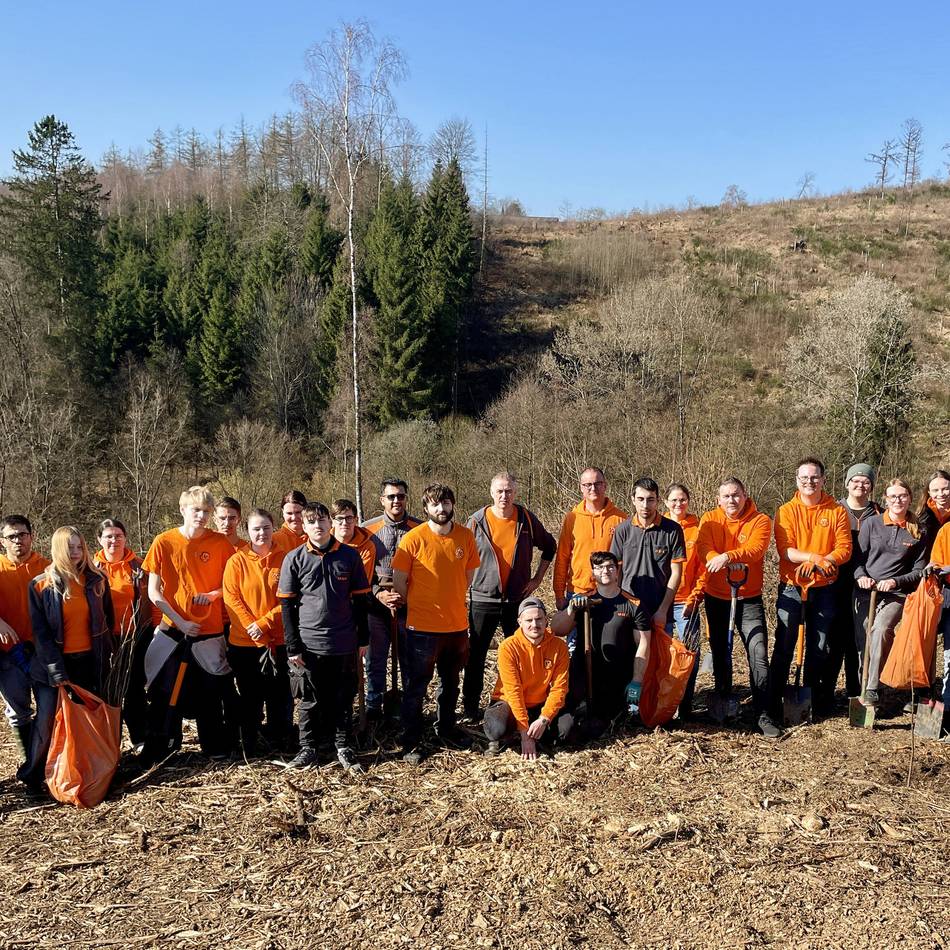 Baumpflanzaktion in Wermelskirchen: „Ihr seid heute alle Förster“