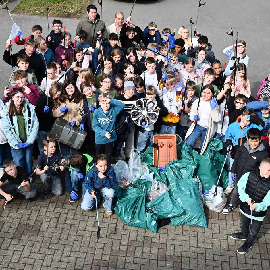 Für ein sauberes Hückeswagen: Realschüler sammeln säckeweise Müll
