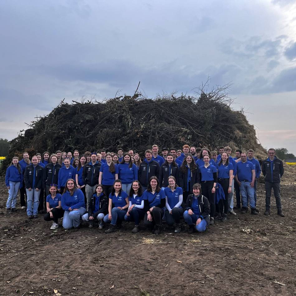 Abholung von Strauch- und Grünschnitt: Landjugend sammelt Brennholz fürs Osterfeuer