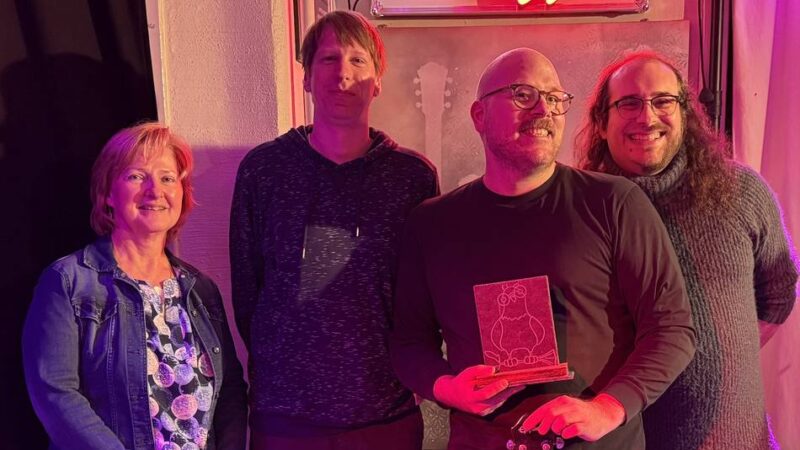 Haus Eifgen in Wermelskirchen: Publikum kürt Malte „Klinke“ Kettler zum „Spaßvogel des Monats“