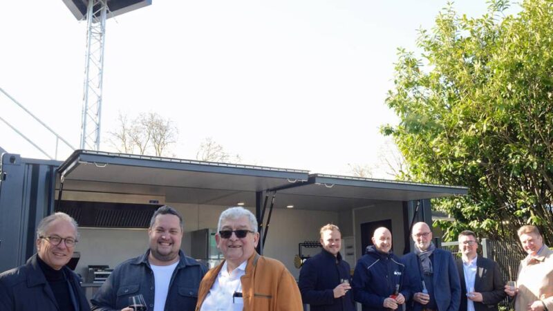 Die Rennbahn-Gastro ist zurück in Neuss: Wetthalle mit altem Charme und neuer Zukunft