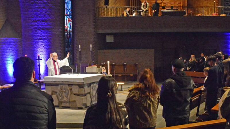 Messe in Dormagen: Kinder finden eigene Form der Trauer