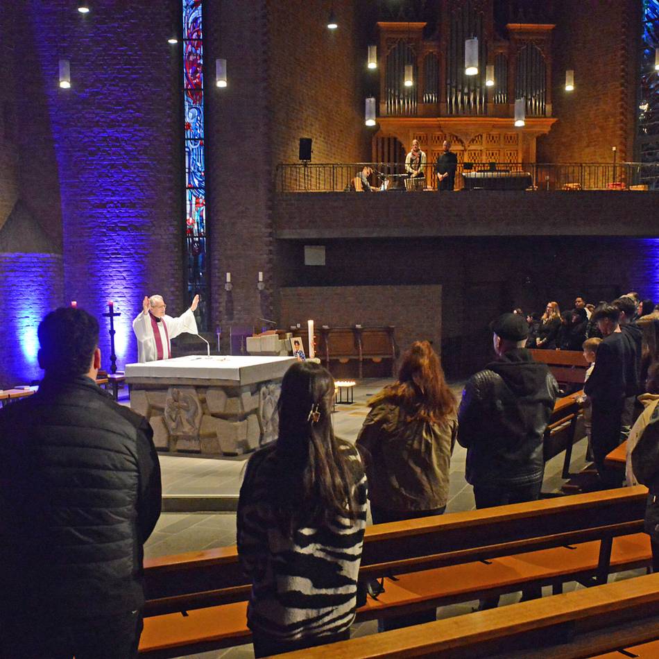 Messe in Dormagen: Kinder finden eigene Form der Trauer
