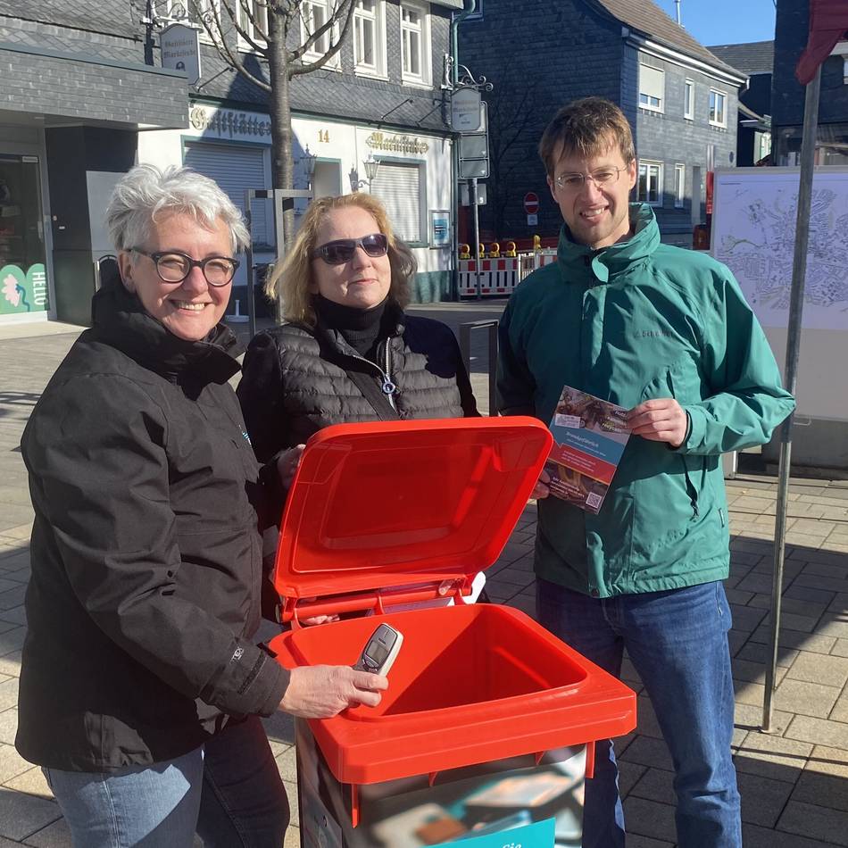 Umweltwoche in Radevormwald: „Wenn Lithium-Ionen-Batterien brennen, dann brennen sie“