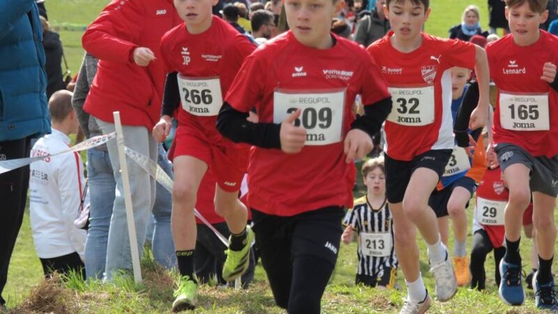 Teilnehmerrekord beim Frühjahrscrosslauf: Carolin Joeken distanziert in Sonsbeck die Konkurrenz