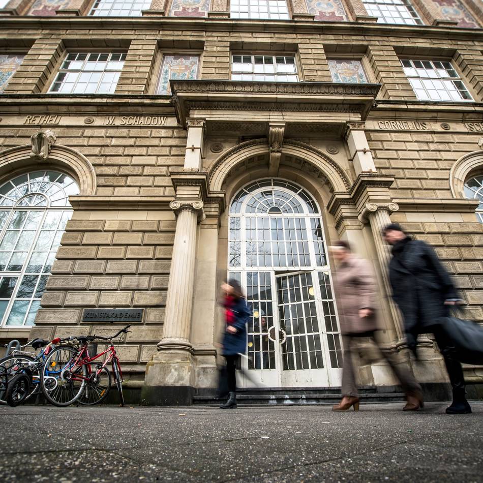 Eklat um Kunstakademie Düsseldorf: Oberbürgermeister fordert Rektorin zum Rücktritt auf