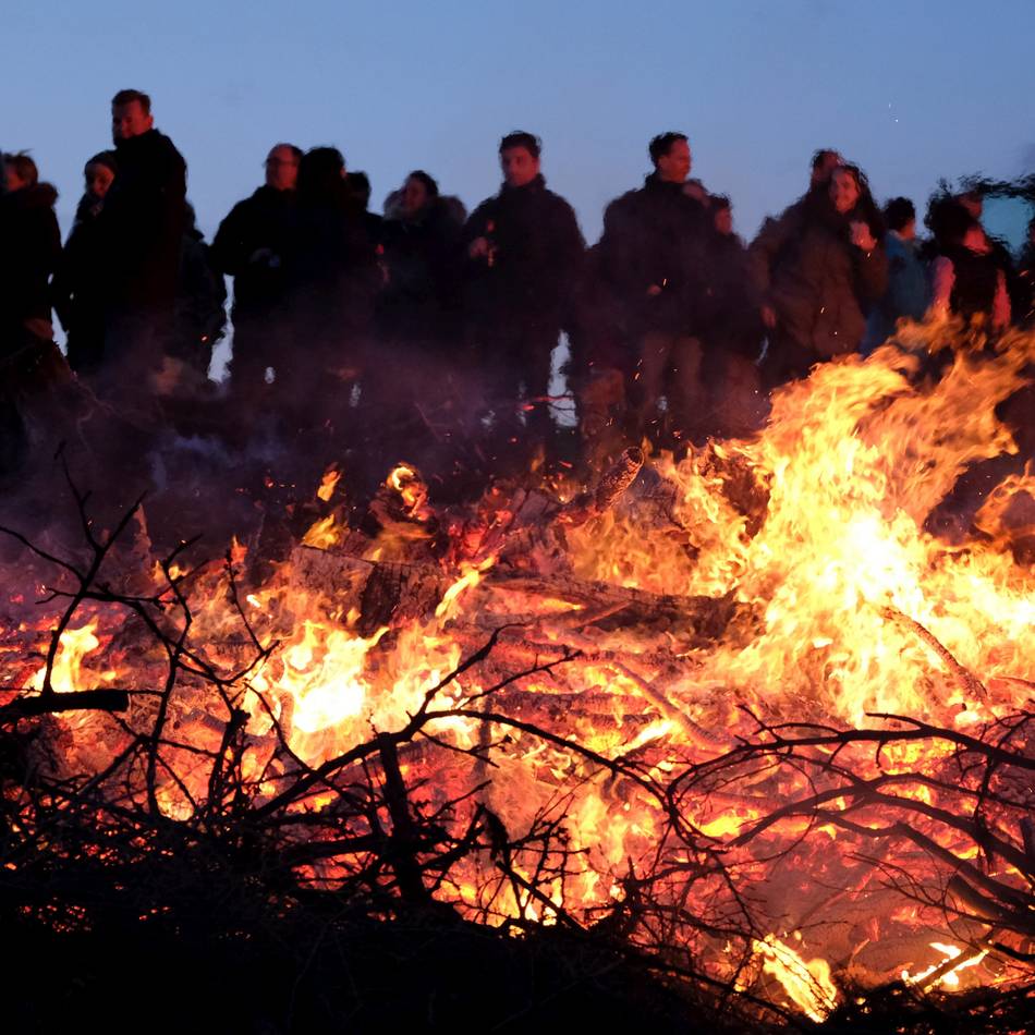 Stadt Radevormwald informiert: Osterfeuer bitte rechtzeitig anmelden