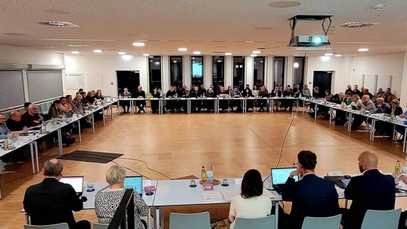 Hückeswagener Gremium soll deutlich kleiner werden: Politik hält an Reduzierung des „Mammut-Rats“ fest