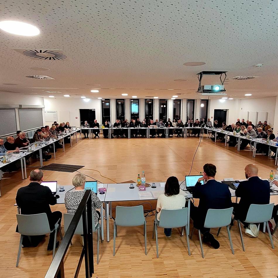 Hückeswagener Gremium soll deutlich kleiner werden: Politik hält an Reduzierung des „Mammut-Rats“ fest