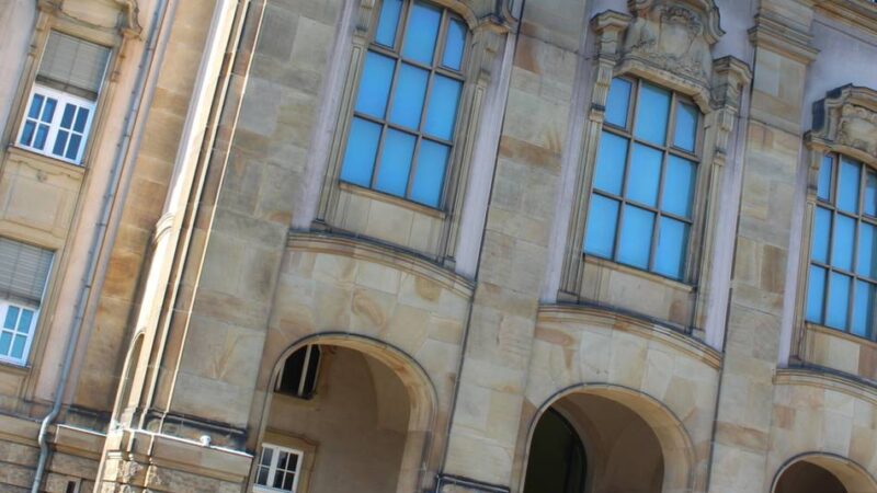 Familiendrama in Viersen: 33-Jähriger erwürgt Mutter – Freispruch und Einweisung