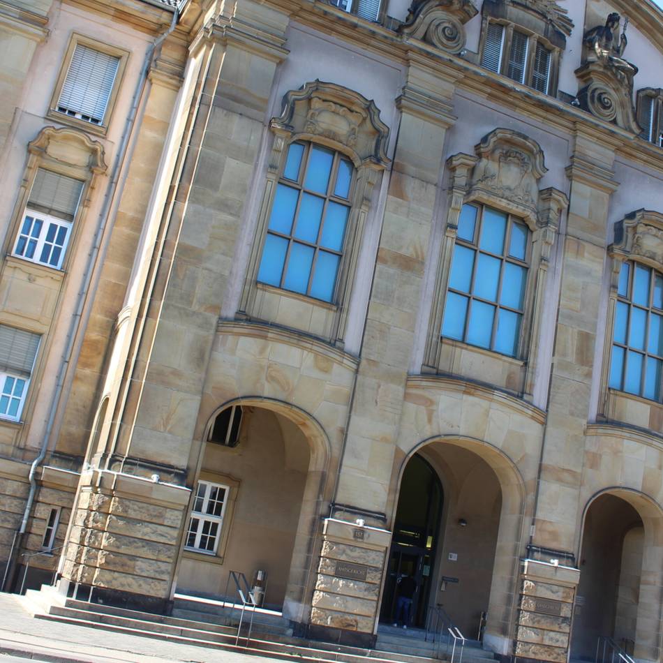 Familiendrama in Viersen: 33-Jähriger erwürgt Mutter – Freispruch und Einweisung