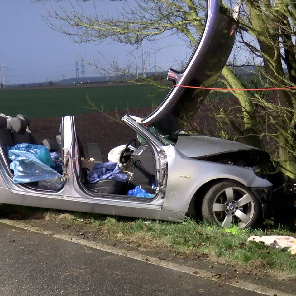 Unfall bei Rommerskirchen endet im Graben: Frau wird schwer verletzt mit Hubschrauber gerettet