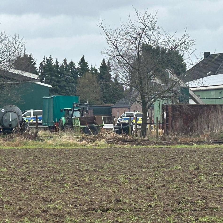 Tatverdächtige festgenommen: Messerangriff auf Bauernhof in Schaag