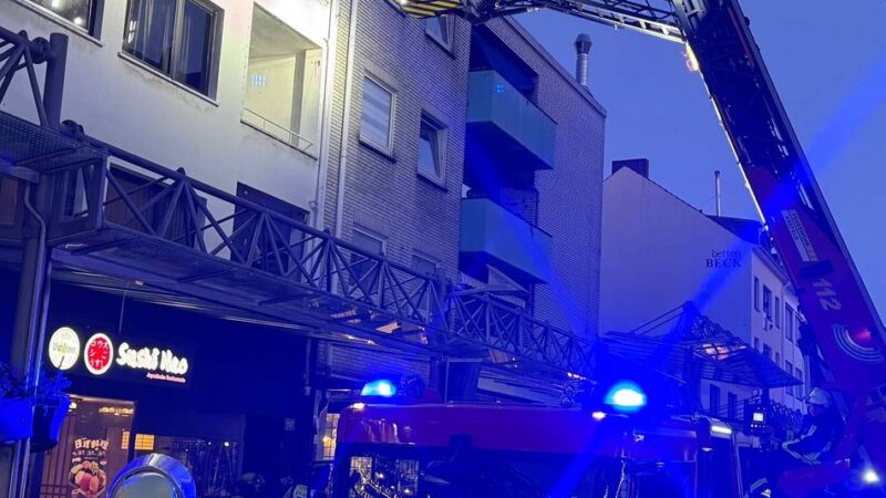Feuerwehreinsatz in Krefeld: Rätsel um Knalle in der Innenstadt