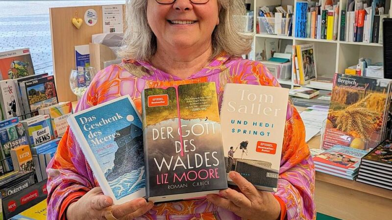 Reaktion von Wermelskirchener Buchhändlerin: Entscheidung sorgt für „Fassungslosigkeit und Wut“