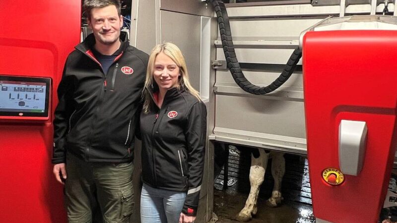 Erleichterung für einen Dülkener Landwirt: Der moderne Landwirt setzt beim Melken auf Robotik