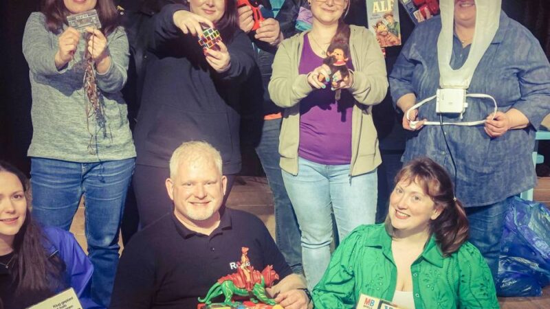 Theater in Brüggen: „Mit Vollgas in die 80er“ – Die Spielschar dreht die Zeit zurück