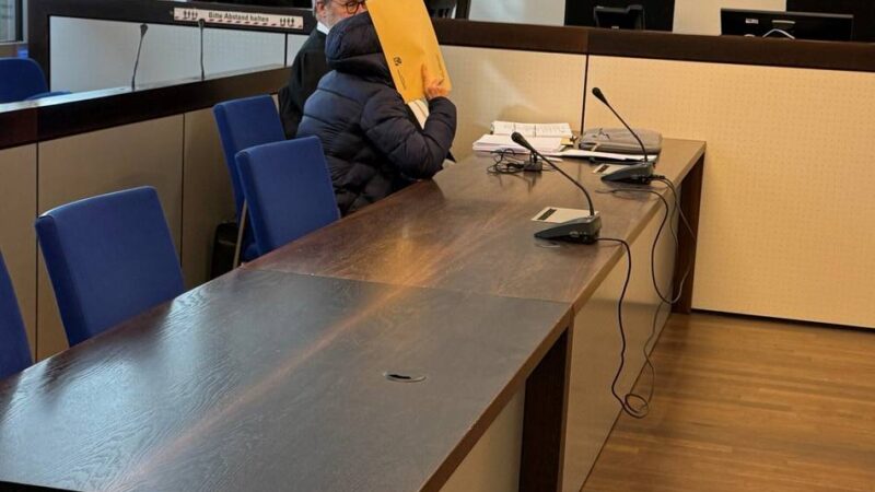 Prozessauftakt in Wuppertal: Angeklagte äußert sich vor Gericht zu Mordvorwurf