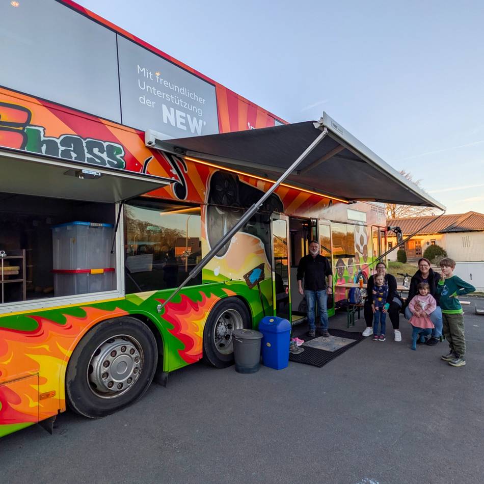 Rollender Jugendtreff im Grenzland: Der neue „Big bass“ – ab sofort im Einsatz