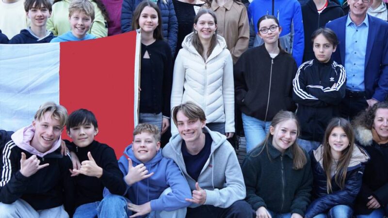 Im Rathaus in Langenfeld: Wenzens begrüßt französische Schülergruppe