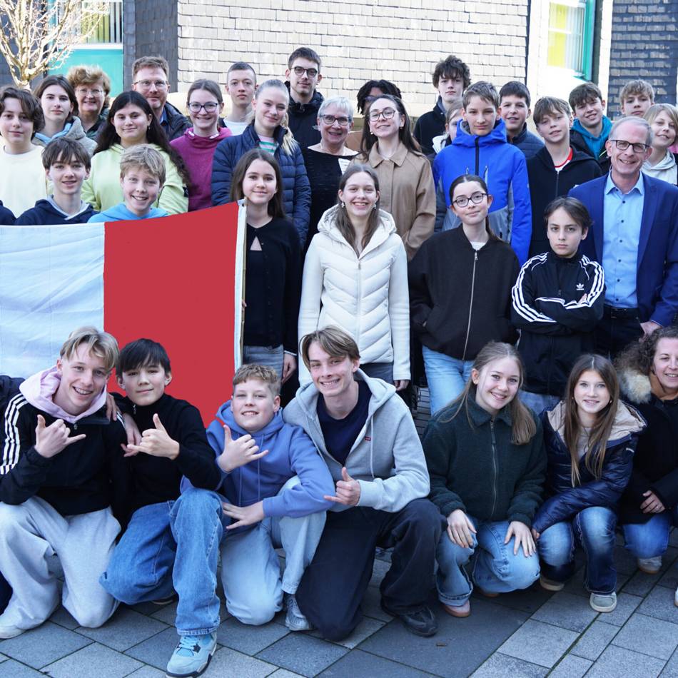 Im Rathaus in Langenfeld: Wenzens begrüßt französische Schülergruppe