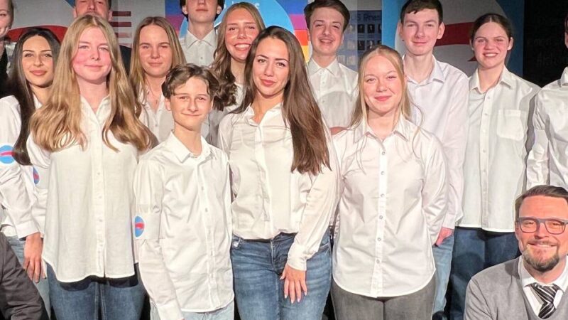 Jugendensemble spielt Die Welle in Kaldenkirchen: Wie sich Menschen manipulieren lassen