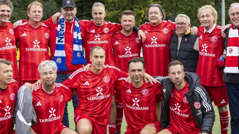 „Das ging schon unter die Haut“: So emotional war das Abschiedsspiel der verstorbenen Fortuna-Legende Georg Koch