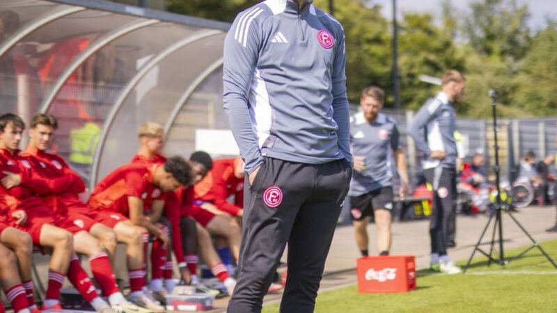 „Aus meiner Sicht überzogen“: „Zwote“-Trainer Langeneke hadert nach Fortuna-Pleite mit dem Schiedsrichter