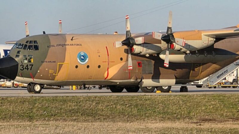 Besonderer Gast am Niederrhein: Jordanisches Militärflugzeug landet in Weeze