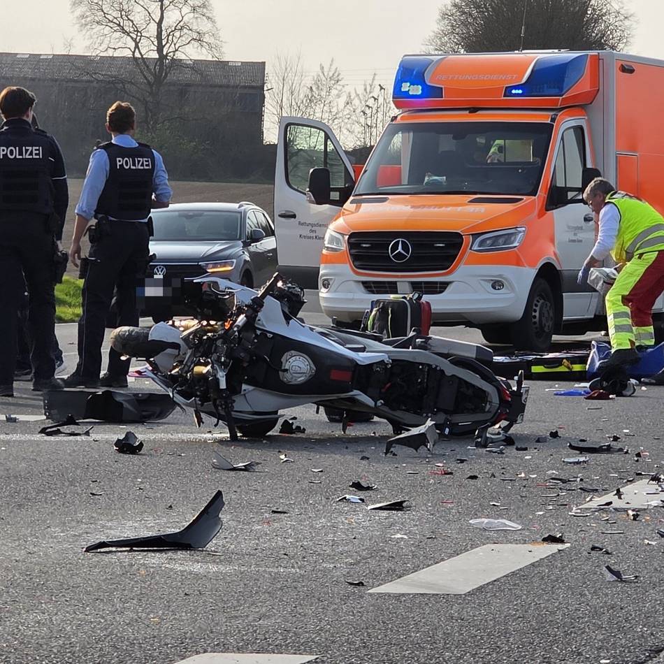 Rettungshubschrauber in Uedem im Einsatz: Motorradfahrer bei Unfall mit Auto schwer verletzt