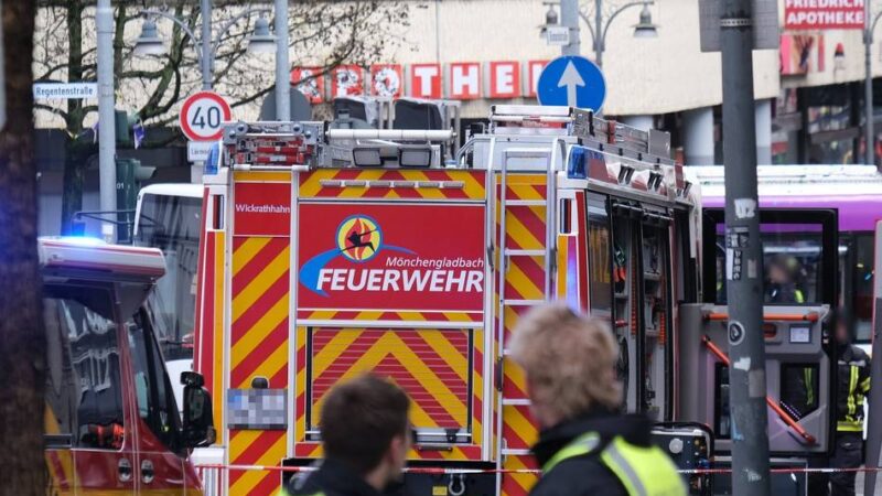 Nach Unfall beim Veilchendienstagszug: Polizei beauftragt Gutachter im Fall des lebensgefährlich verletzten Wagenengels