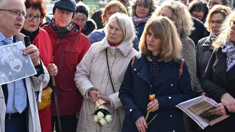 Gedenken an Opfer des NS-Regimes: Neue Stolpersteine erinnern an drei Schicksale