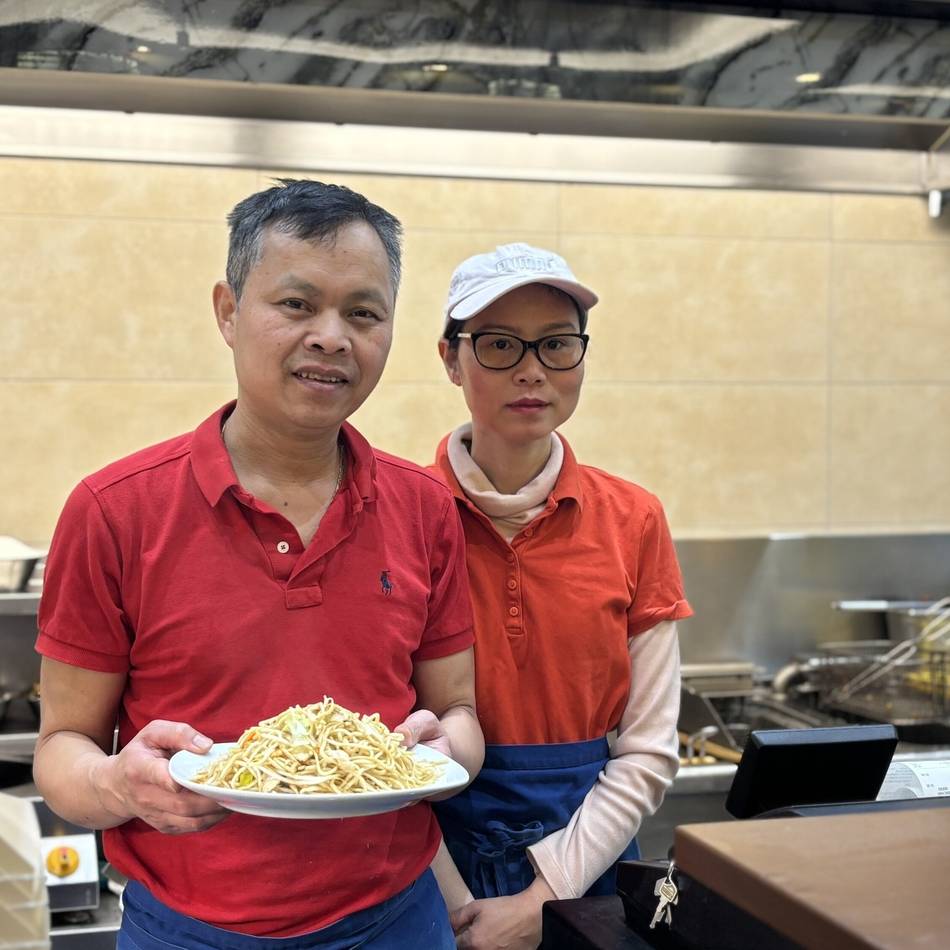 Gastronomie in Grevenbroich: Asiatischer Imbiss feiert Wiedereröffnung an Kölner Straße