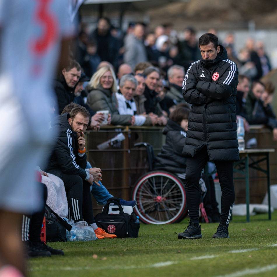 Wirbel nach 2:1-Sieg in Velbert: Fortunas U23-Trainer Langeneke wird auf Pressekonferenz ausgepfiffen