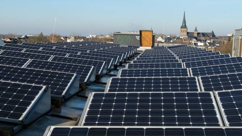 Energieberater informieren: Stadt bietet Online-Sprechstunde zu Solarpflicht