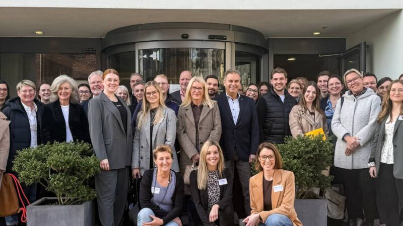 Neues Netzwerk für Fachkräftesicherung: Unternehmen tauschen sich in Rheinberg über Herausforderungen aus