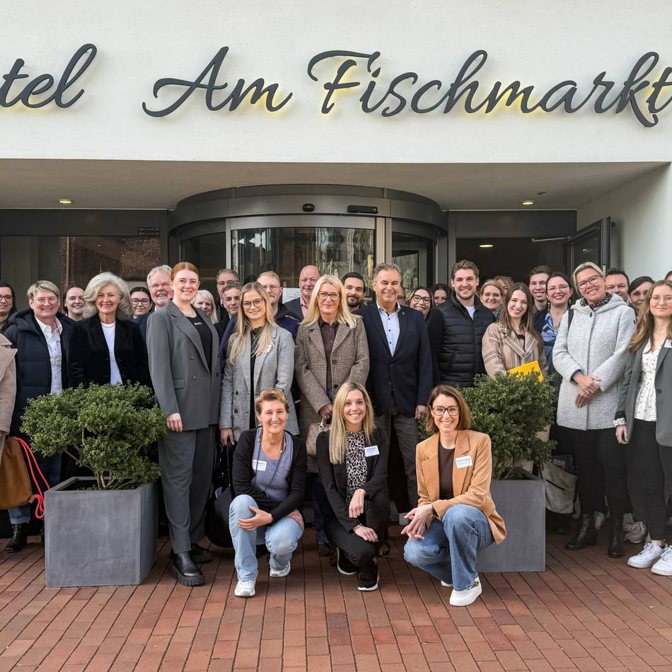 Neues Netzwerk für Fachkräftesicherung: Unternehmen tauschen sich in Rheinberg über Herausforderungen aus