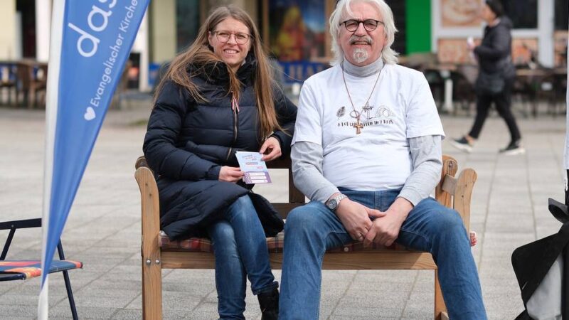 Gespräche in Heiligenhaus: Premiere auf dem Kirchplatz