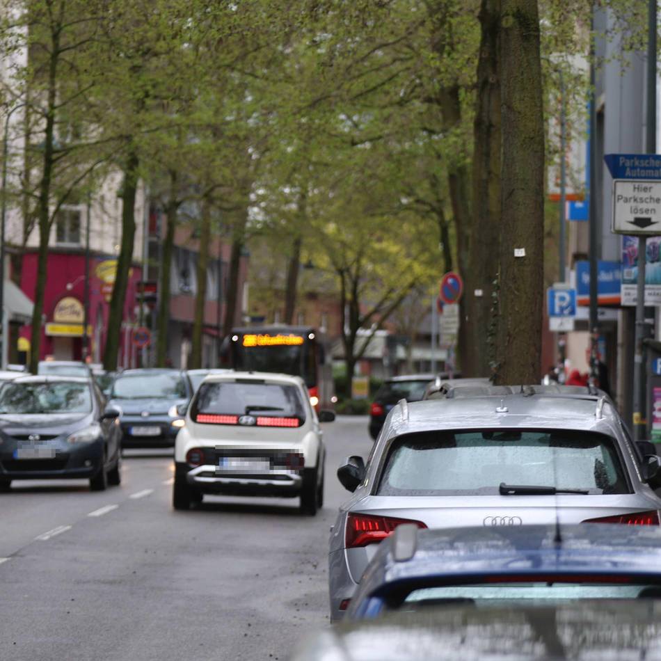 Anwohner schlagen Alarm: Lärmdisplay „made in Leverkusen“ soll Autoposer auf Kölner Straße bremsen