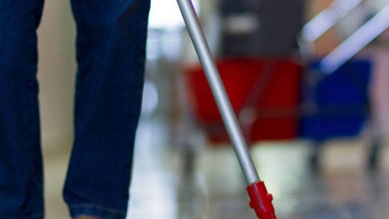 Die Kreispolizei Mettmann warnt: Falsche Reinigungsfrau bestiehlt Hildenerin (30)