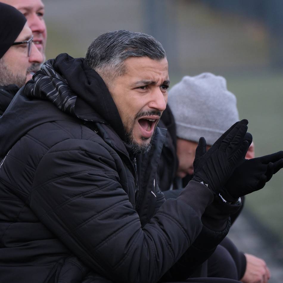 Jubel in der Nachspielzeit: Später Treffer rettet ASV Mettmann in Meerbusch drei Punkte