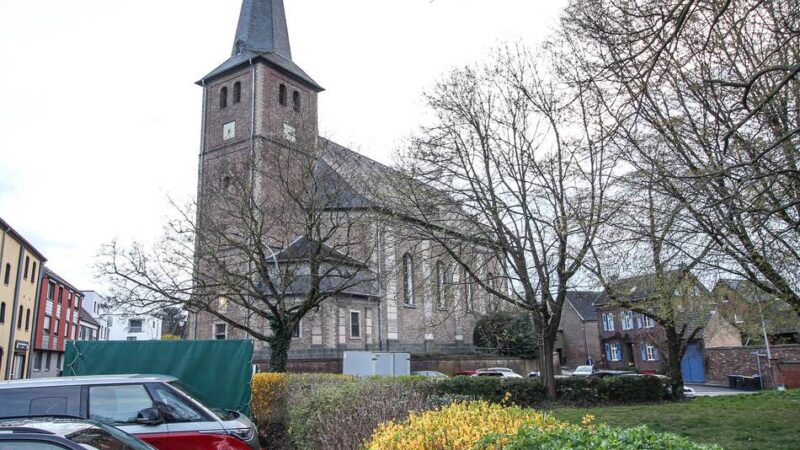 Diskussion bei der Dorfkonferenz: Nur noch 15 Parkplätze an der Kirche in Frimmersdorf?