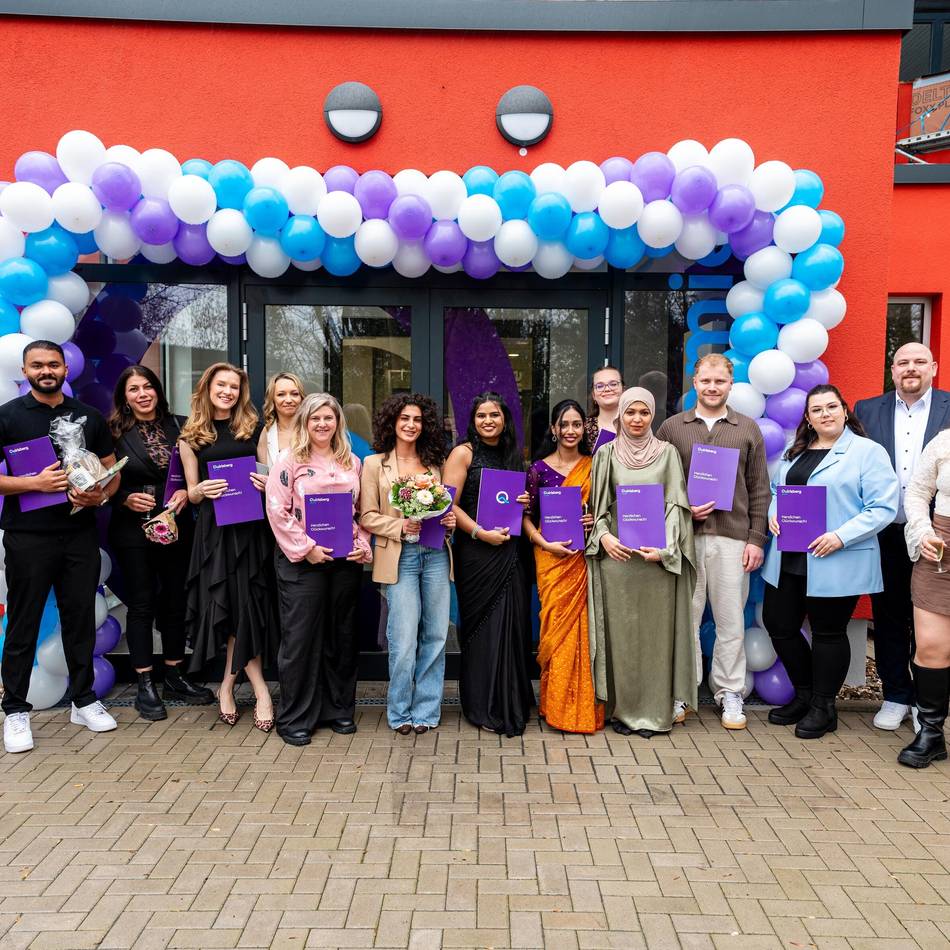 Pflegenachwuchs für Wermelskirchen: Pflegeschule feiert Abschlussjahrgang mit Besonderheit