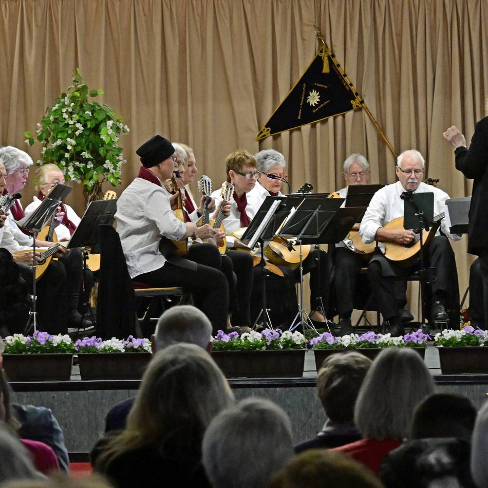 100-Jähriger Geburtstag in Mönchengladbach: Orchester „Edelweiss“ spielt zum Jubiläum Filmmusik und alte Märsche